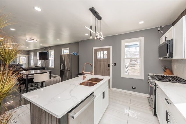 5811 Madison Avenue, Cleveland, OH 44102