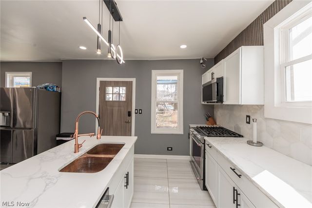 5811 Madison Avenue, Cleveland, OH 44102