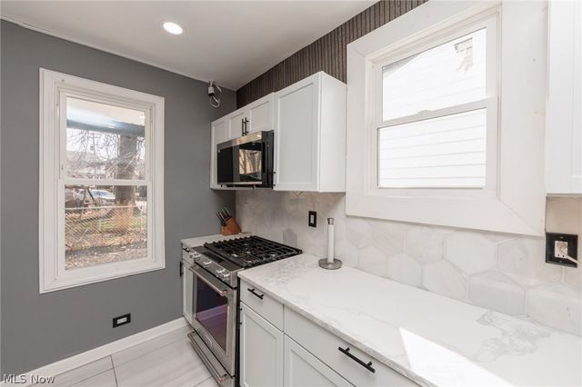 5811 Madison Avenue, Cleveland, OH 44102