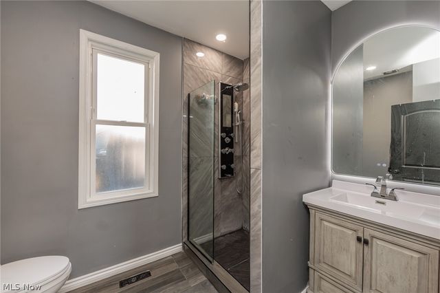 5811 Madison Avenue, Cleveland, OH 44102