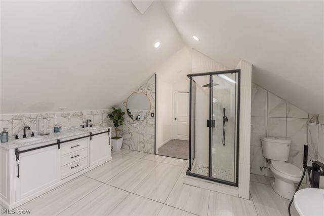 5811 Madison Avenue, Cleveland, OH 44102