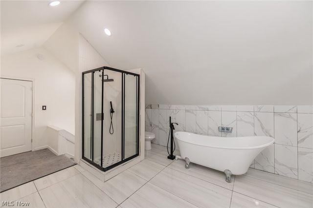 5811 Madison Avenue, Cleveland, OH 44102