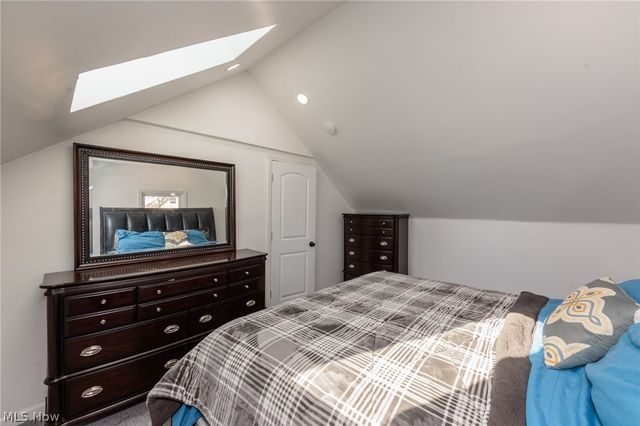 5811 Madison Avenue, Cleveland, OH 44102