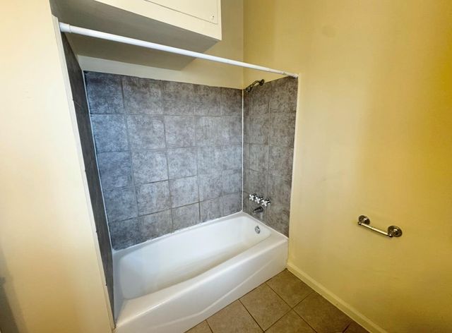 104 Depot ST B, Elgin, TX 78621