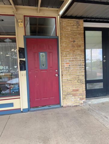 104 Depot ST B, Elgin, TX 78621