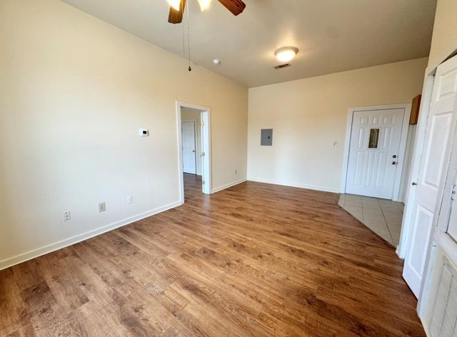 104 Depot ST B, Elgin, TX 78621