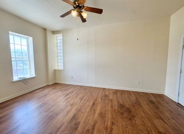 104 Depot ST B, Elgin, TX 78621