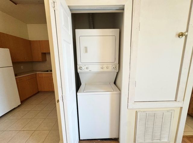 104 Depot ST B, Elgin, TX 78621