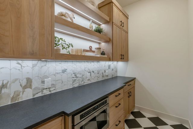 1022 E Wandermere Estates Ln, Spokane, WA 99208