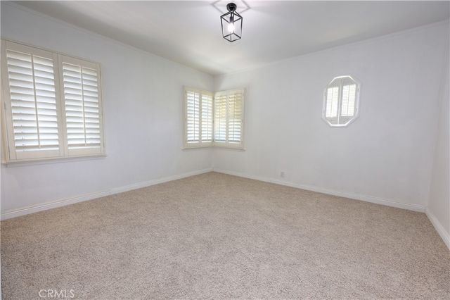 8725 S Gramercy Place, Los Angeles, CA 90047