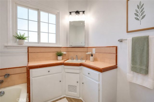 8725 S Gramercy Place, Los Angeles, CA 90047