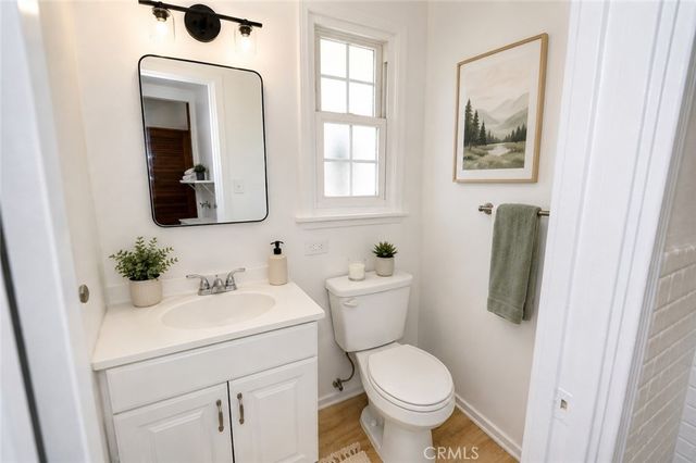 8725 S Gramercy Place, Los Angeles, CA 90047