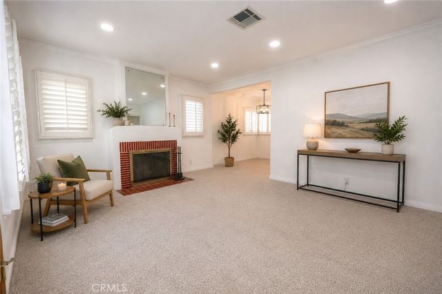 8725 S Gramercy Place, Los Angeles, CA 90047