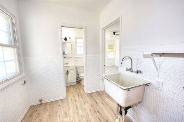 8725 S Gramercy Place, Los Angeles, CA 90047