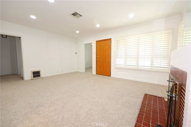 8725 S Gramercy Place, Los Angeles, CA 90047