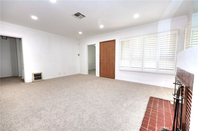 8725 S Gramercy Place, Los Angeles, CA 90047