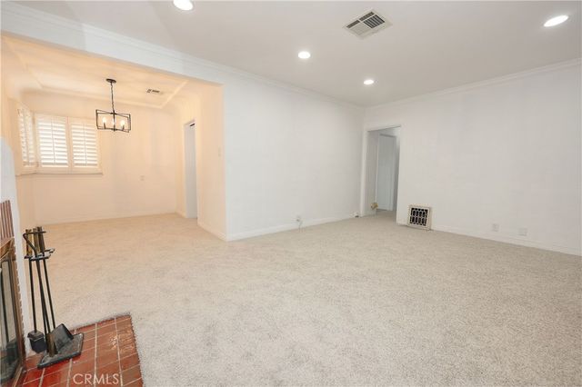 8725 S Gramercy Place, Los Angeles, CA 90047