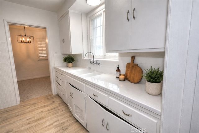 8725 S Gramercy Place, Los Angeles, CA 90047