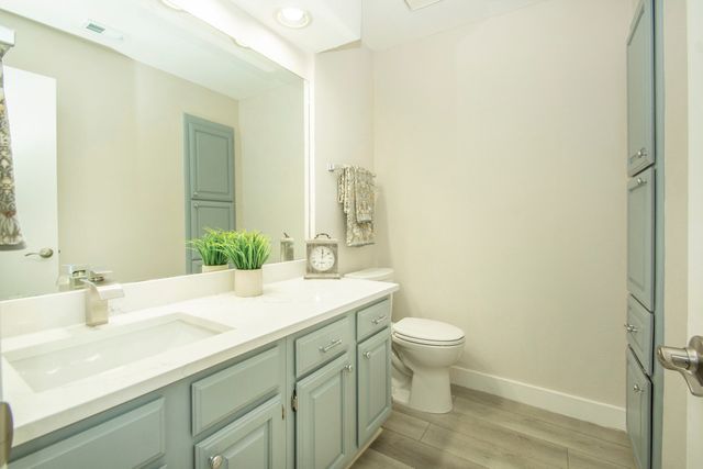 1104 Riverchase Lane 204, Arlington, TX 76011