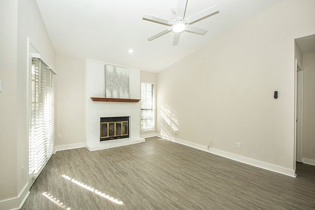 1104 Riverchase Lane 204, Arlington, TX 76011