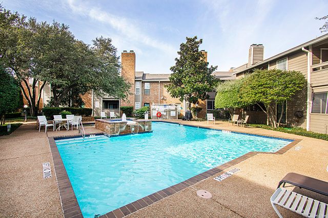 1104 Riverchase Lane 204, Arlington, TX 76011