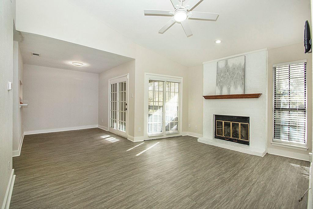 1104 Riverchase Lane 204, Arlington, TX 76011