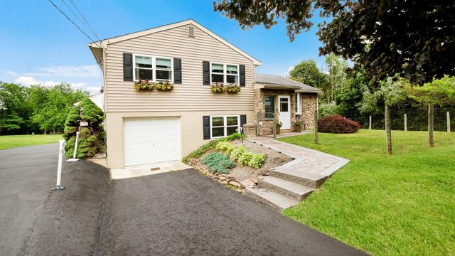 7078 EASTON RD, Pipersville, PA 18947