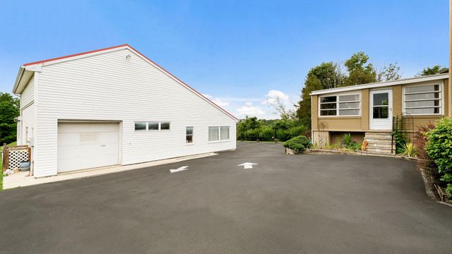 7078 EASTON RD, Pipersville, PA 18947