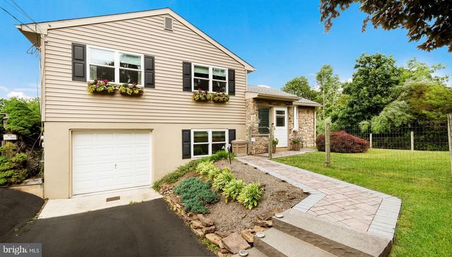7078 EASTON RD, Pipersville, PA 18947