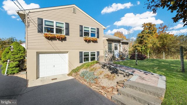 7078 EASTON RD, Pipersville, PA 18947