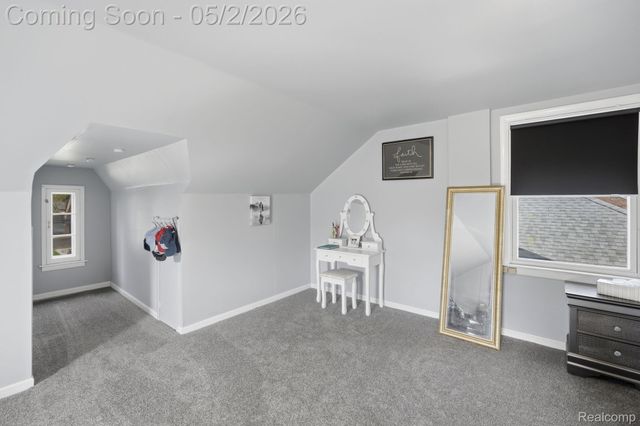 1857 Roslyn Road, Grosse Pointe Woods, MI 48236