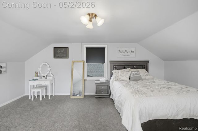 1857 Roslyn Road, Grosse Pointe Woods, MI 48236