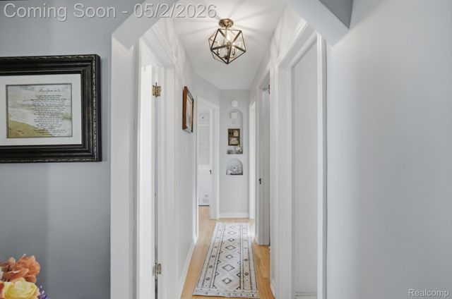 1857 Roslyn Road, Grosse Pointe Woods, MI 48236