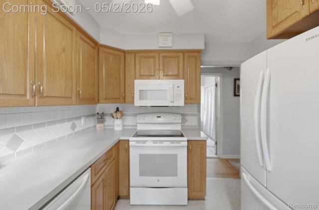 1857 Roslyn Road, Grosse Pointe Woods, MI 48236