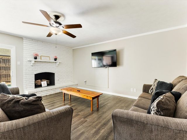 5004 Crutchberry Place, The Colony, TX 75056