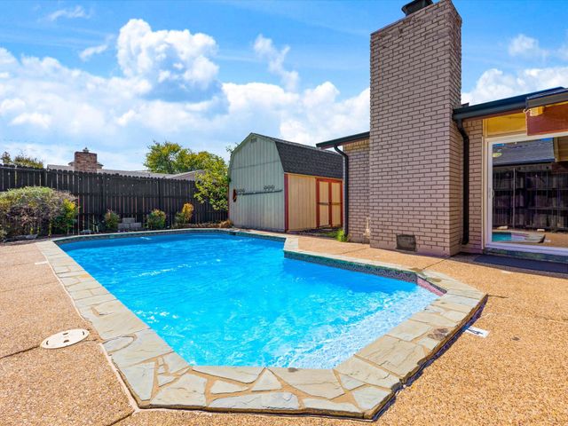 5004 Crutchberry Place, The Colony, TX 75056