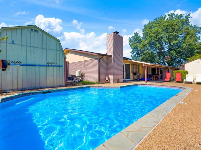 5004 Crutchberry Place, The Colony, TX 75056