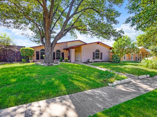 5004 Crutchberry Place, The Colony, TX 75056