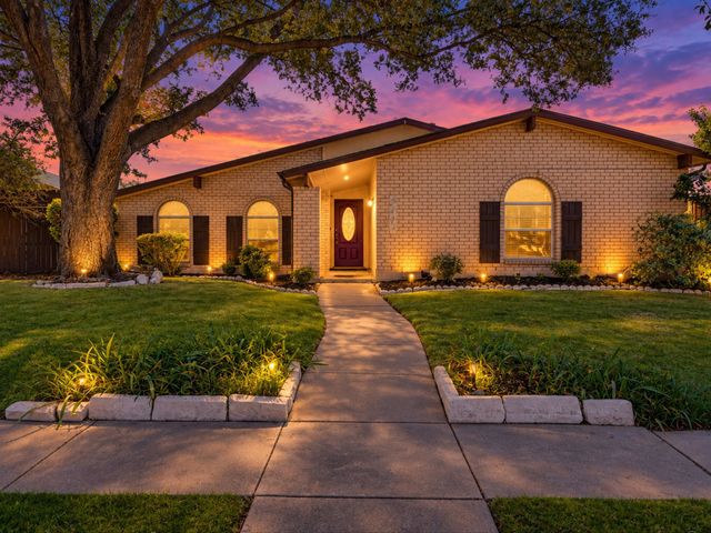 5004 Crutchberry Place, The Colony, TX 75056