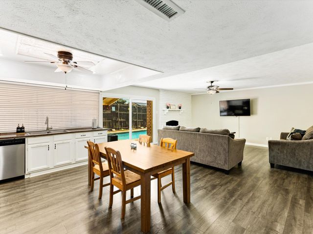 5004 Crutchberry Place, The Colony, TX 75056