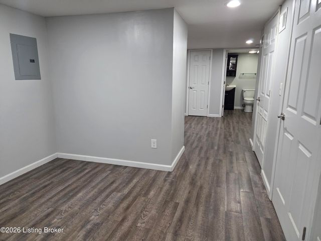 1209 Durrett Ln 3, Louisville, KY 40213