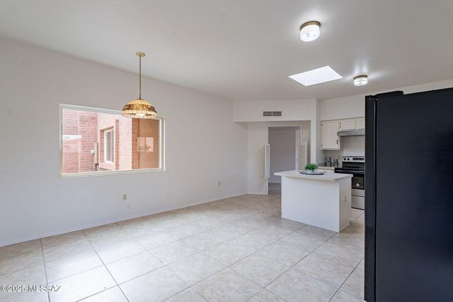 1594 W Calle Hacienda, Green Valley, AZ 85622