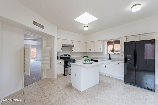 1594 W Calle Hacienda, Green Valley, AZ 85622