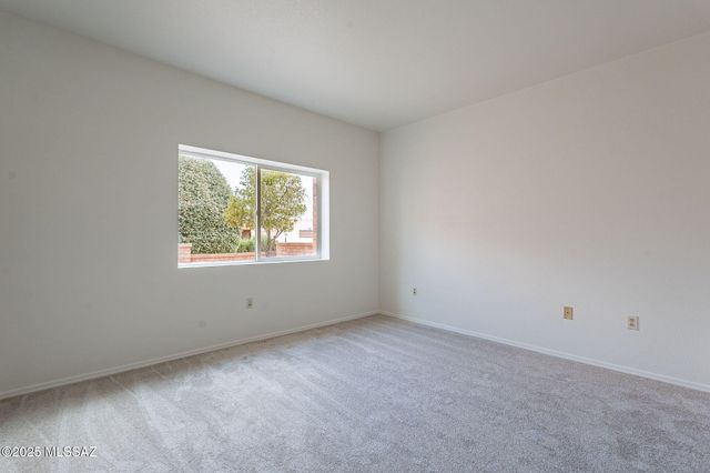 1594 W Calle Hacienda, Green Valley, AZ 85622