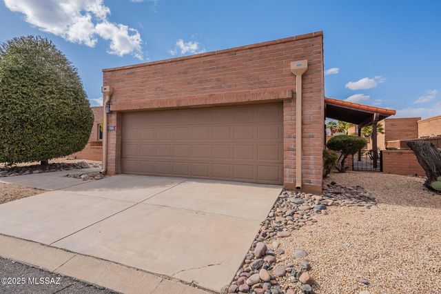 1594 W Calle Hacienda, Green Valley, AZ 85622
