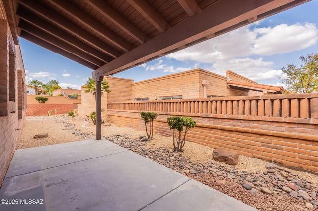 1594 W Calle Hacienda, Green Valley, AZ 85622