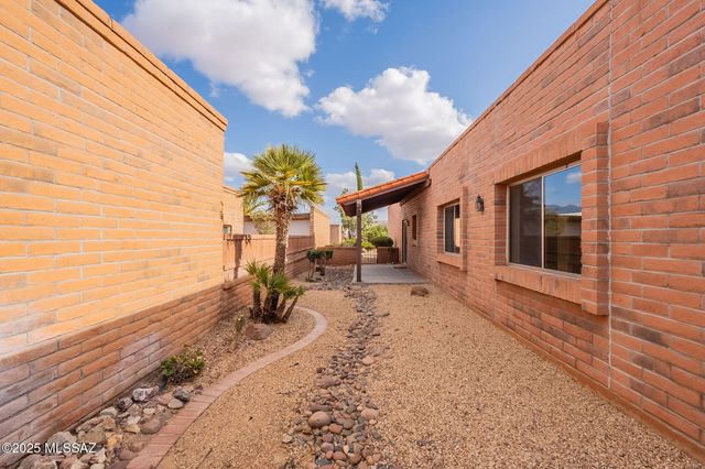 1594 W Calle Hacienda, Green Valley, AZ 85622
