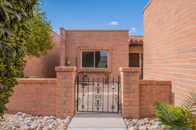 1594 W Calle Hacienda, Green Valley, AZ 85622