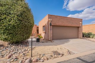 1594 W Calle Hacienda, Green Valley, AZ 85622