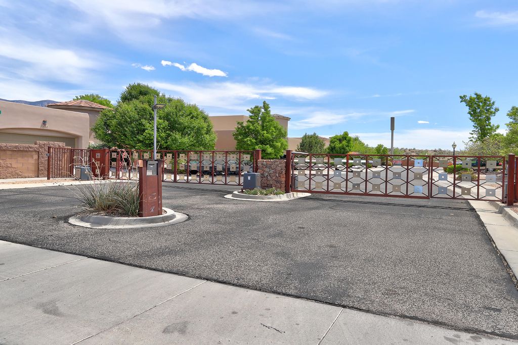 5201 Ancala Lane NE, Albuquerque, NM 87111